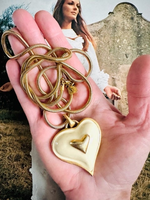 アクセサリー anne 1980s Anne Klein Signed Double Puffy Heart Pendant Necklace Cream