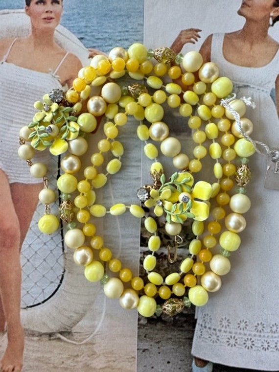 50s 3-Strand Yellow beaded Necklace, 50s Yellow Be