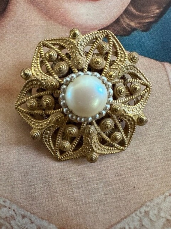 Miriam Haskell Signed Gold Tone Brooch With Pearl,miriam Miriam Haskell Signed Gold Tone Brooch With Pearl,miriam