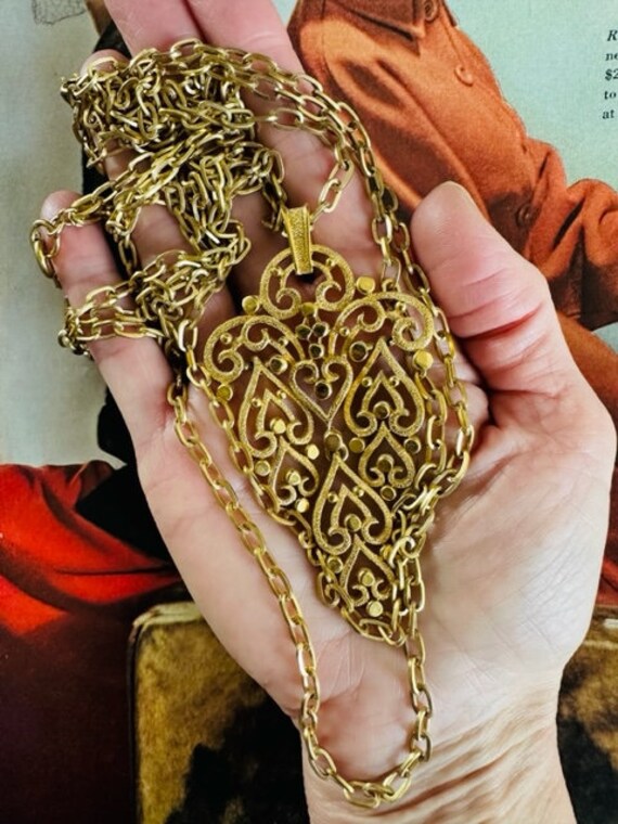 Trifari pendant necklace discount