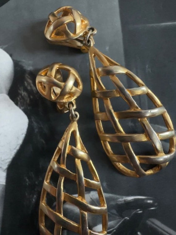 80s Open Basket Weave Dangle Earrings, 80s Mega T… - image 3