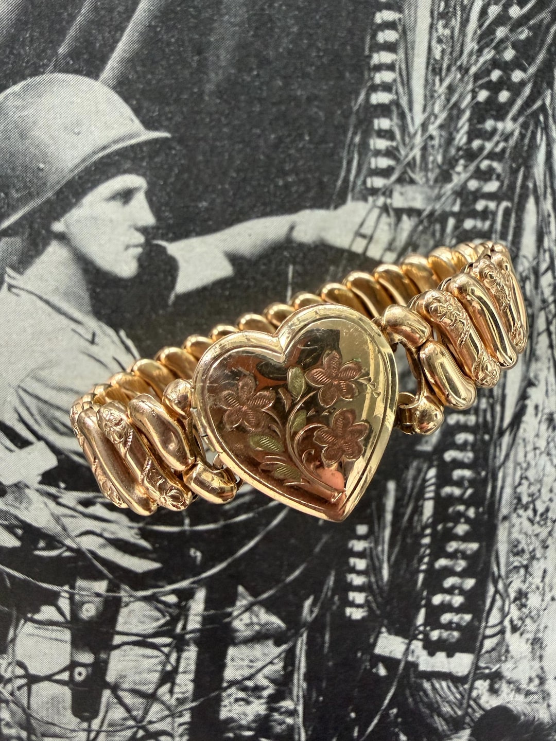 30s 40s スイートハート ブレスレット　ヴィンテージ　SweetHeart 1940s Locket Sweetheart Expansion Bracelet M Signed Vintage Gold