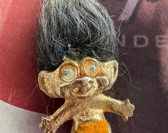 1963 PAN Signed Troll Doll Brooch Googly Wiggly Eyes Hair Vintage Mid Century Gold Tone Figural Novelty Pin Kitschy Collectible Jewelry