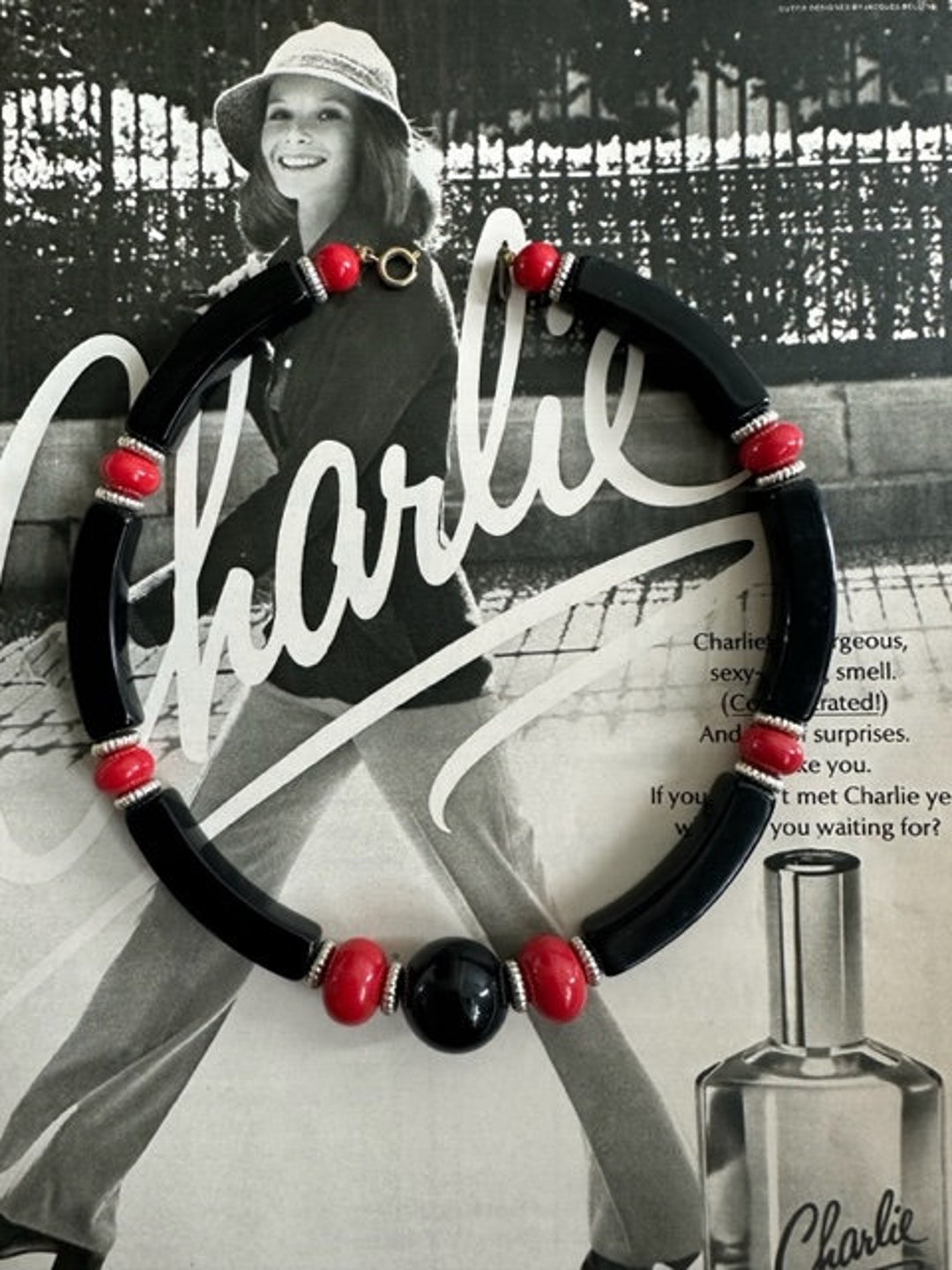 Lucite 80s Choker, 80s Necklaces, 80s Jewelry, 80s Red and Black Lucite