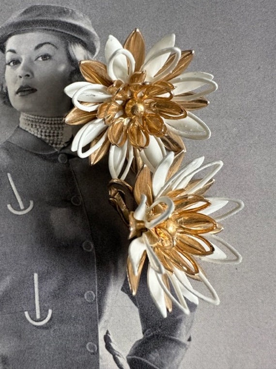 Gold & White 2-D Flower earrings, 60s Flower earr… - image 6