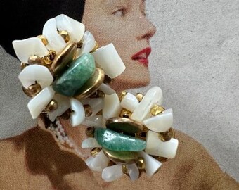 1950s Miriam Haskell Signed Mother of Pearl Moss Agate Screw  display picture 2