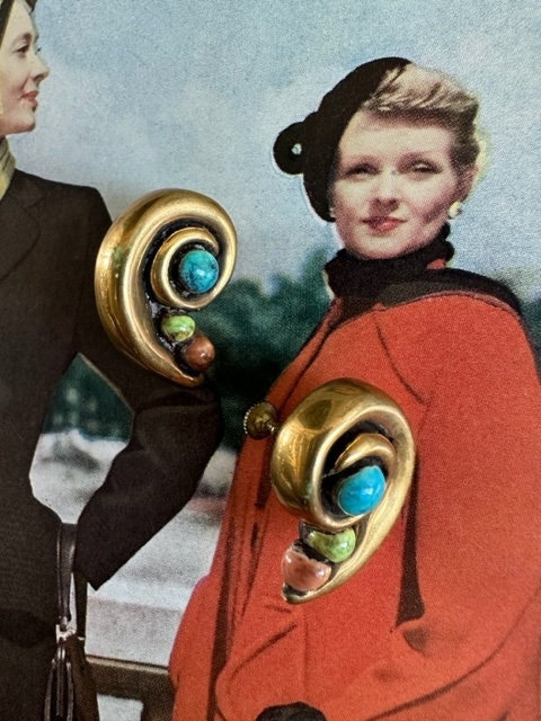 1940s Ceramic Gold Painted Swirl Earrings, 40s Earrings, 40s Jewelry, Gold Metallic Ceramic With