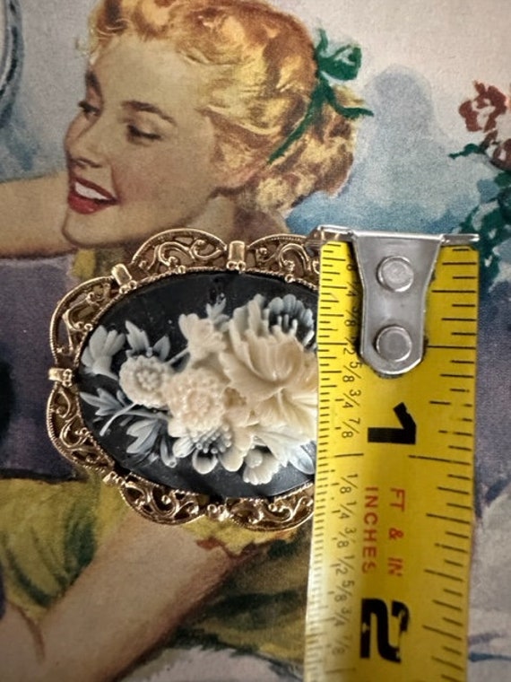 Vintage Slate Resin Cameo Brooch with Lucite Flor… - image 7