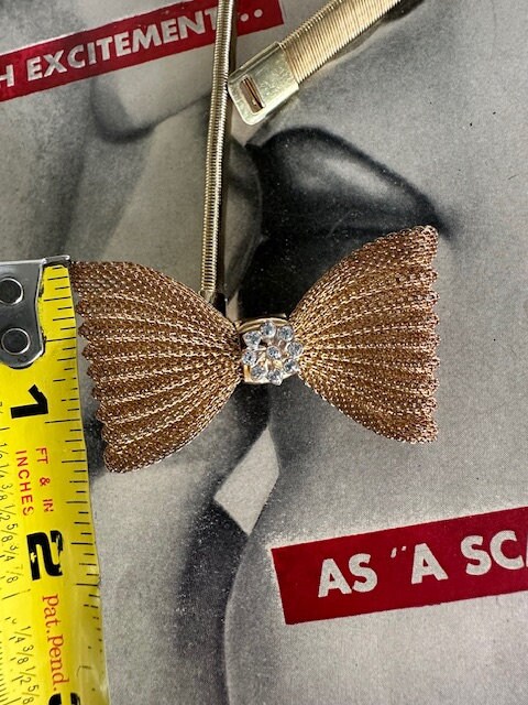 1970s Gold Mesh Bow Tie Stretch Belt Vintage Mesh Buckle Clasp Jewelry 1970s Gold Mesh Bow Tie Stretch Belt Vintage Gold Metal  main image 4