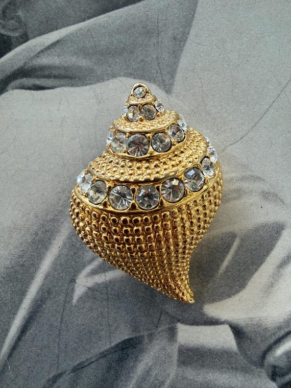 1980s Kenneth Jay Lane Signed Gold Tone Shell Bro… - image 2