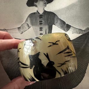 Vintage Carved Horn Bangle, Vintage Bangle with Asian Scene, Carved Horn Jewelry, Chunky Horn Bangle,