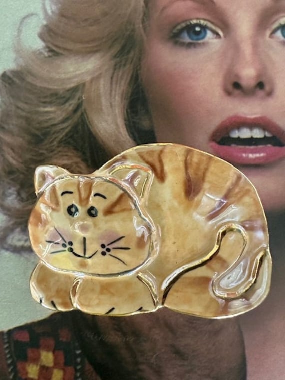 Ceramic Studio Art Tabby Cat Pin, Cat Brooch, Cat 