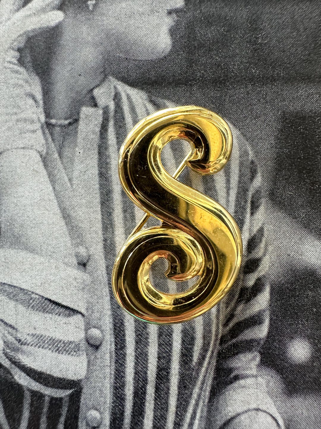 Script Brooch 1980s Gold Tone S Initial Letter Brooch Script Swirl Vintage Monogram ...