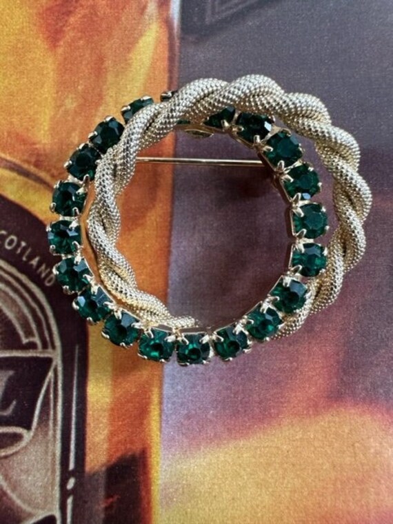 Vintage Emerald Green Rhinestone & Gold Circle Br… - image 1