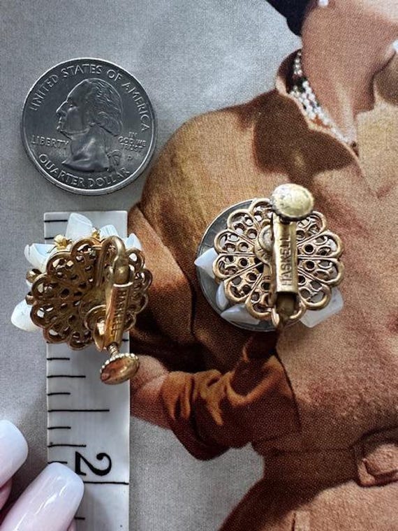 1950s Miriam Haskell Signed Mother of Pearl Moss Agate Screw  display picture 1