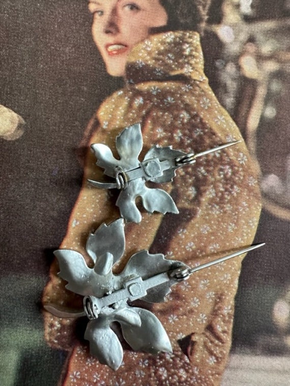 Two Silver Leaf Pins, Twin Leaf Pins, 60s Brooch,… - image 8