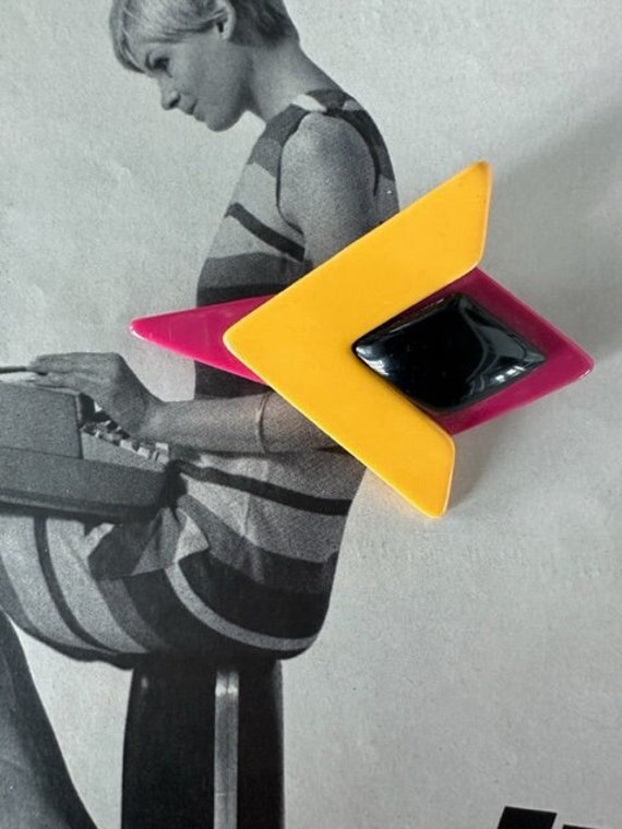 60s Pop Art Brooch, 60s Modern Lucite Brooch, 60s… - image 2