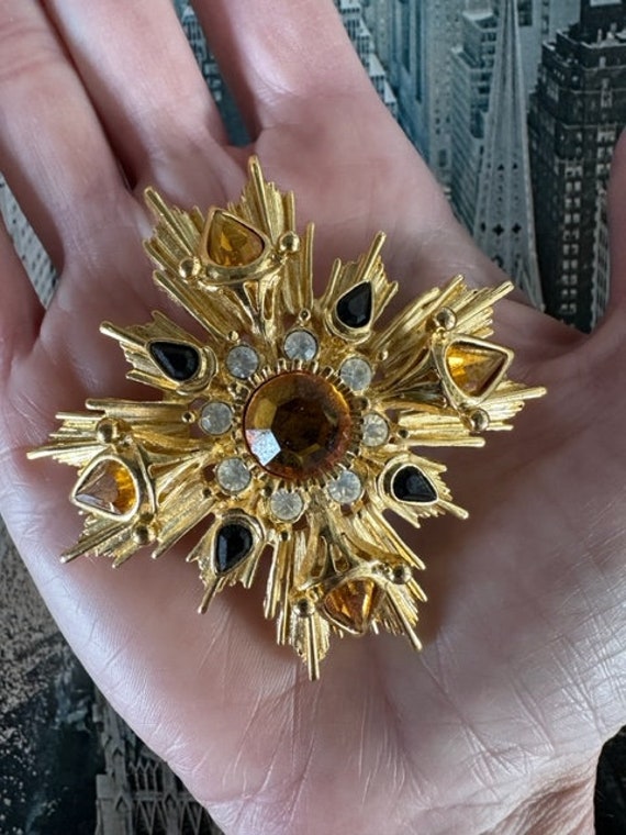 Vintage Joan Rivers Gold Sunburst Brooch with Rhi… - image 4