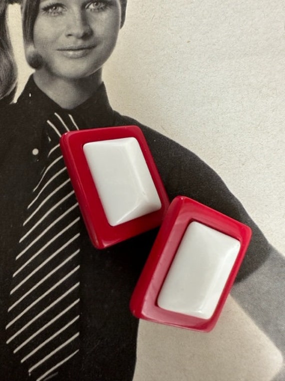 1980s Red & White Lucite Rectangular Earrings, 80… - image 10