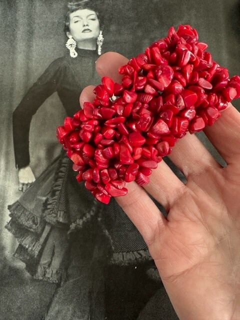 Bling Jewelry Red Coral Chip Stone Cluster Stretch Bracelet  Vintage Red Coral Chip Stretch Bracelet Wide Chunky Cuff Statement‎ main image 1