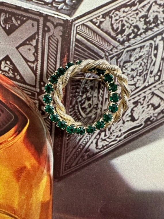 Vintage Emerald Green Rhinestone & Gold Circle Br… - image 4