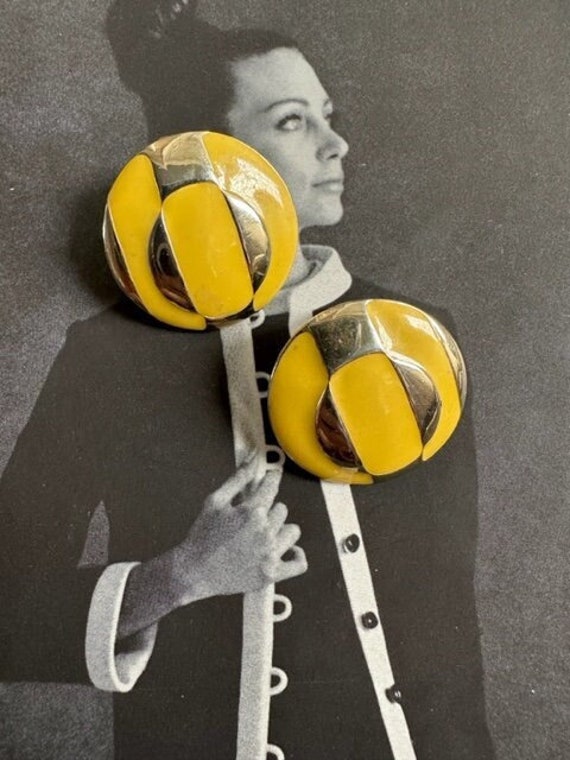 80s Yellow Enamel Round Earrings, Yellow & Gold Ab