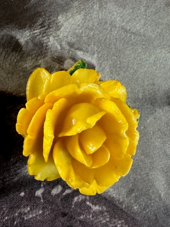 40s Yellow Celluloid Flower Earrings, 40s Earring… - image 8