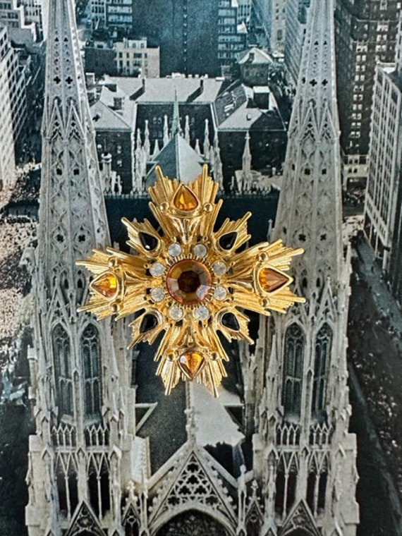 Vintage Joan Rivers Gold Sunburst Brooch with Rhi… - image 2