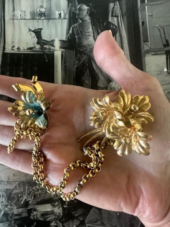 40s Gold Metal Flower with Chains Pin, 40s  Dual … - image 8