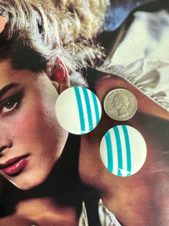 80s Large White Lucite Earrings with Teal Stripes… - image 6