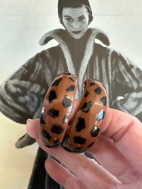 60s Brown and Black Leopard Print Hoop Earrings, … - image 4