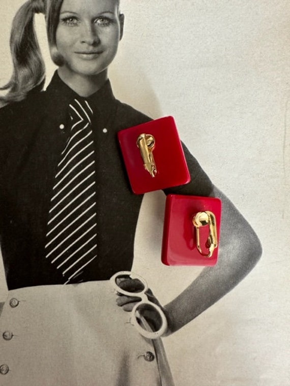 1980s Red & White Lucite Rectangular Earrings, 80… - image 5