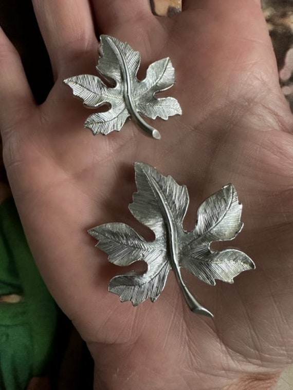 Two Silver Leaf Pins, Twin Leaf Pins, 60s Brooch,… - image 6