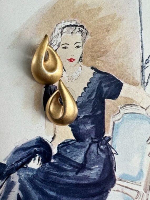 80s Monet Matte Gold Teardrop Earrings, 80sMonet G