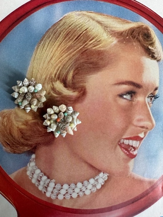 1940s Miniature Shell Earrings, Vintage Shell Ear… - image 3