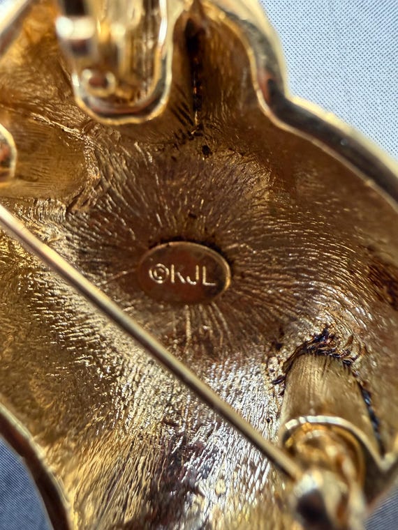 1980s Kenneth Jay Lane Signed Gold Tone Shell Bro… - image 4