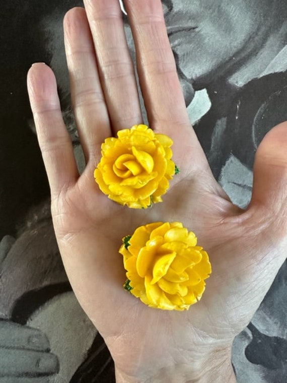 40s Yellow Celluloid Flower Earrings, 40s Earring… - image 7