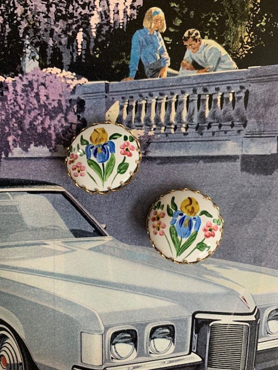 60s Hand Painted Flower Theme Button Earrings, Han