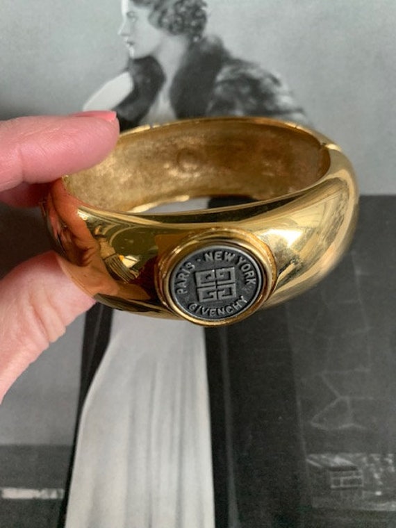 1980s Givenchy Signed Gold Hinged Bangle Bracelet… - image 3