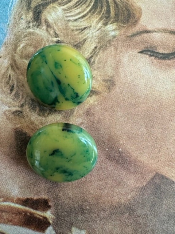 Bakelite Marbled Green Button Clip on Earrings, Ba