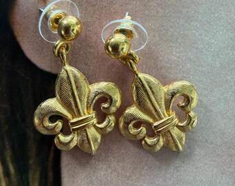 1980s Anne Klein Signed Gold Tone Fleur De Lis Dangle Pierced Earrings Heraldic Vintage AK Designer Jewelry