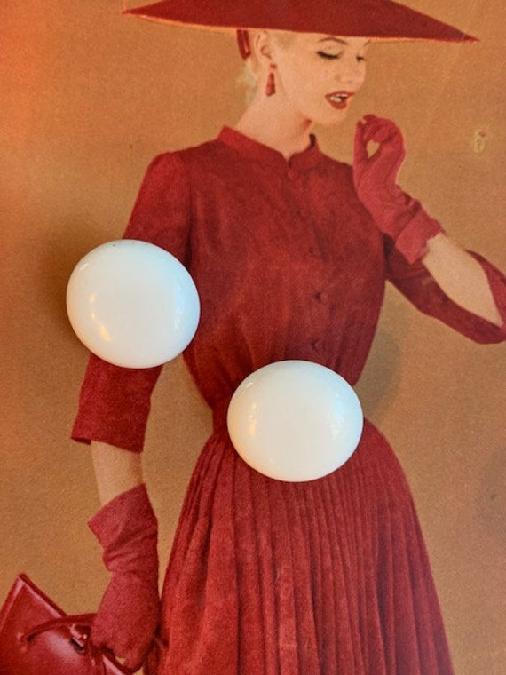 1940s White Celluloid large Button Earrings with … - image 8