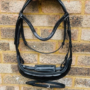Padded Leather Horse Bridle: Comfort Cutback Poll, Free Reins