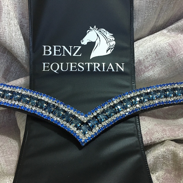 Frontaliers blingy scintillants Mega Sapphire Aqua Bleu royal et cristal incolore Épée de poney en forme de V Full xfull cuir marron noir pour bridon de dressage