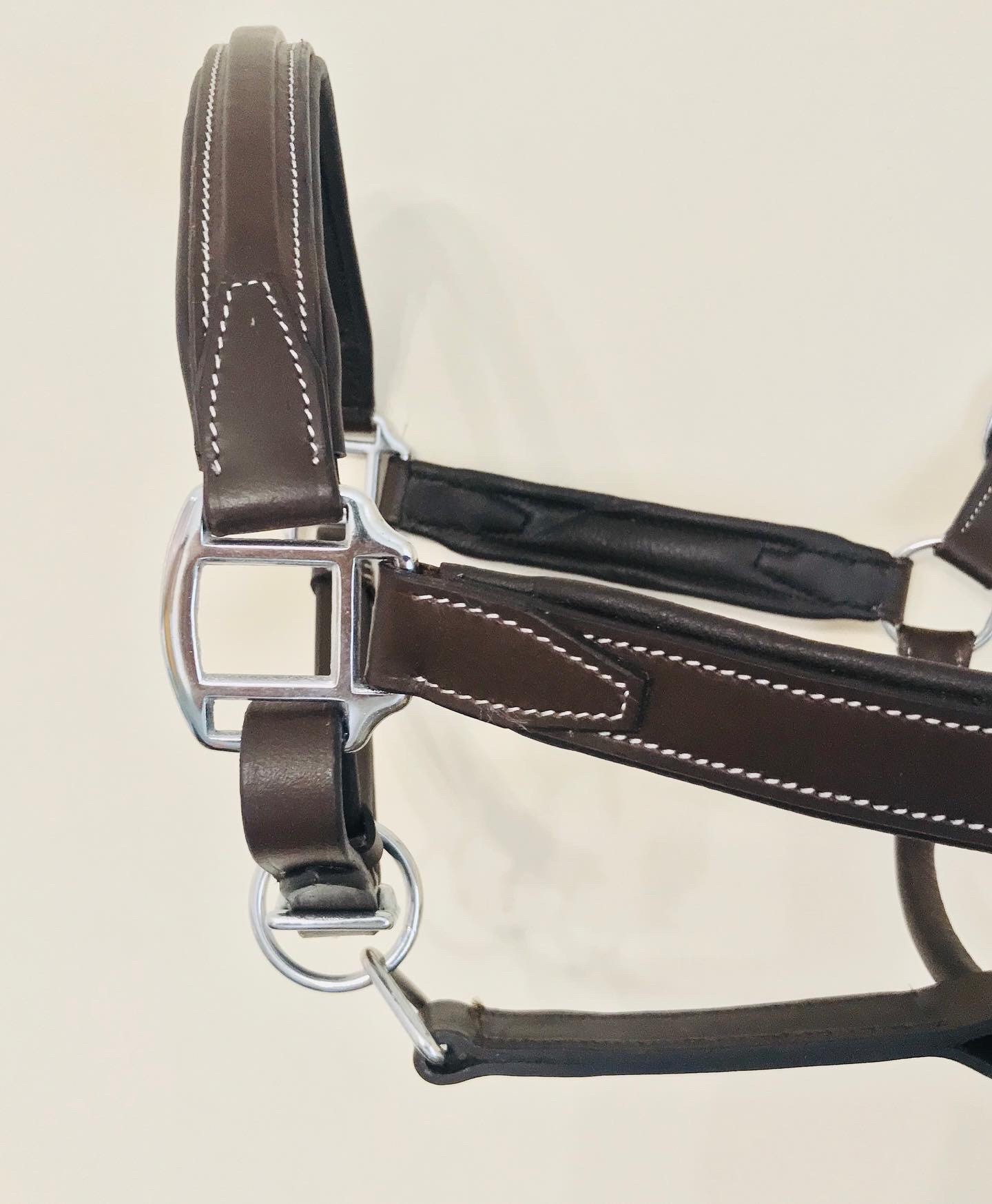 Leather HEADCOLLAR LEATHER strength CA 0,7 MM SIZE V DARK BROWN STITCHED