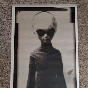 Skinny Bob Alien affischtryck