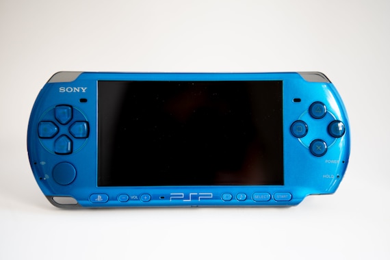 Sony PSP-3000 Vibrant Blue - Good Condition - Charger + New