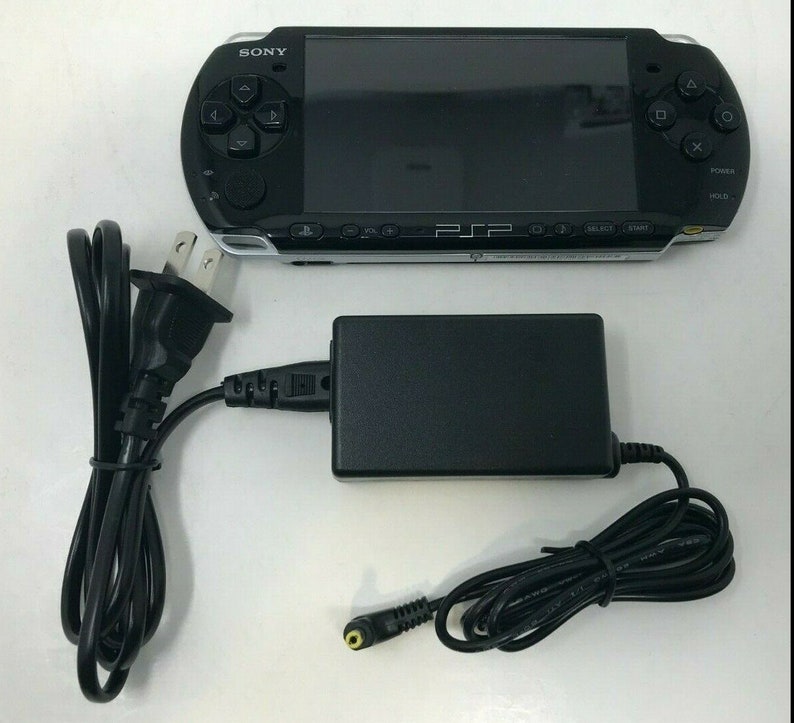 Authentic Sony PSP-3000 Console WiFi enabled Good Condition Charger New Battery Piano Black