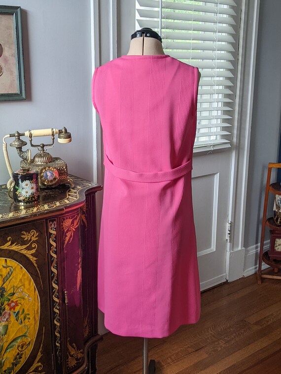 Vintage 60s Hot Pink Sleeveless Mod Shift Midi Dr… - image 2