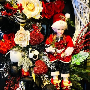 XXL Luxury Valentines Day Wreath with Hearts, Pixie and Glass Heart Ornaments, Real Touch Magnolia, Rose Cascade Wreath image 9